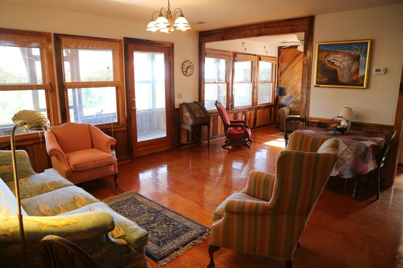 404 Pompano St, Edisto Island, SC 29438