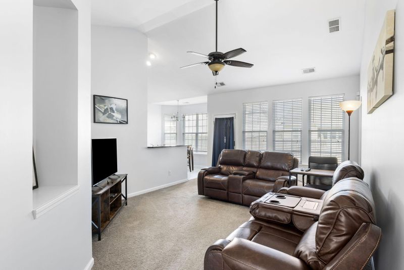 7736 Kinston St, North Charleston, SC 29418