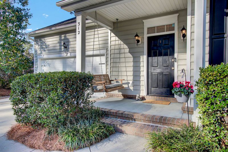 312 Simmons Ave, Summerville, SC 29483