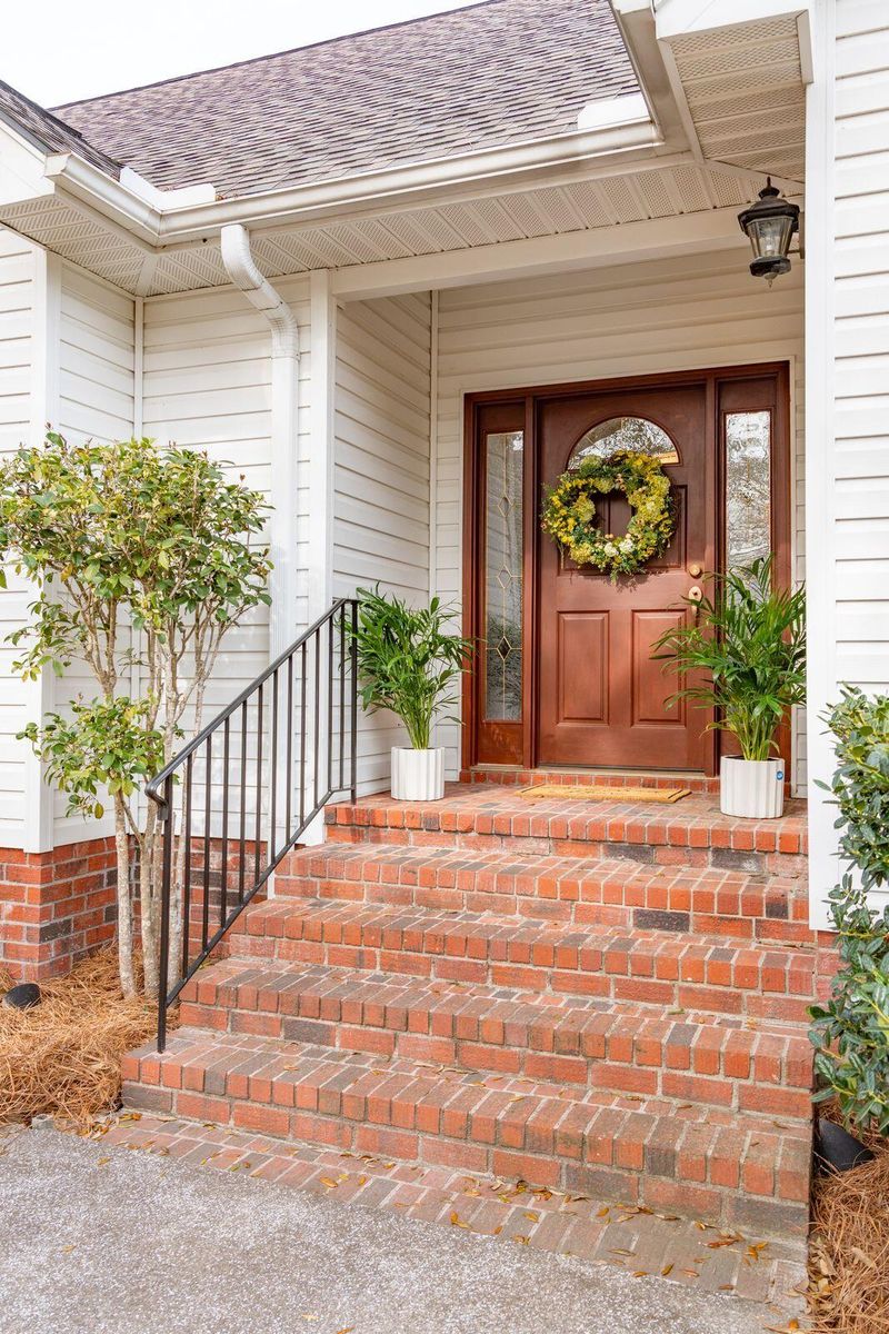 5432 Buckeye Rd, Hollywood, SC 29449