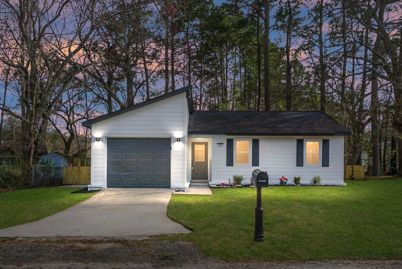 230 Braly Dr, Summerville, SC 29485