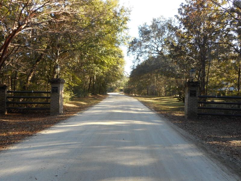 16 Glascow Island Ln, Edisto Island, SC 29438