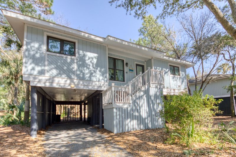 48 Twin Oaks Ln, Isle Of Palms, SC 29451
