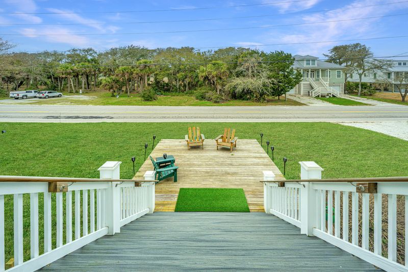 132 Jungle Rd, Edisto Island, SC 29438