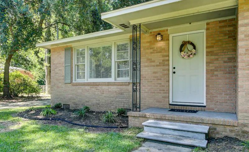 759 W Westchester Dr, Charleston, SC 29414