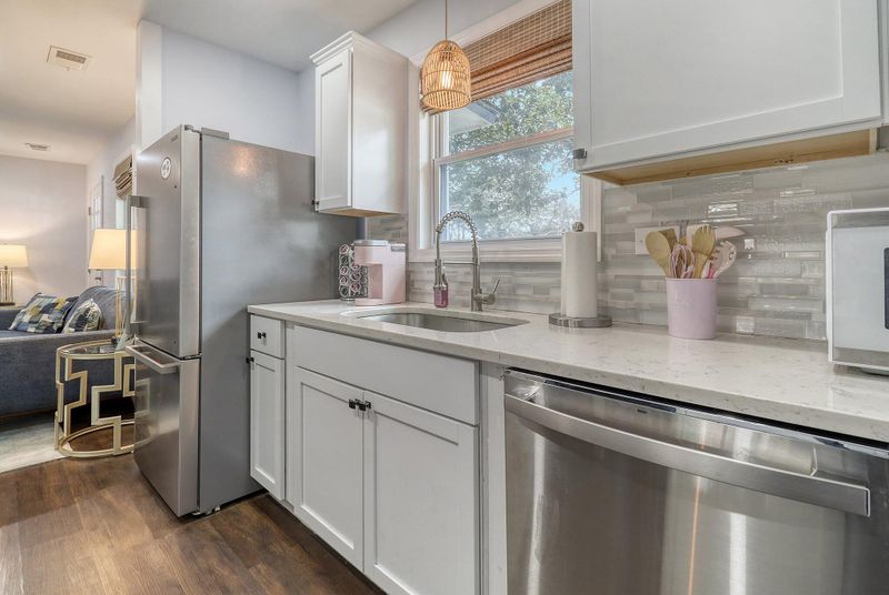 7714 Knollwood Dr, North Charleston, SC 29418
