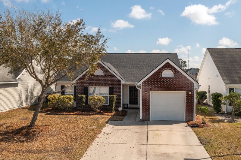 95 Avonshire Dr, Summerville, SC 29483