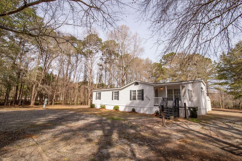 1034 Merell Ave, Bonneau, SC 29431