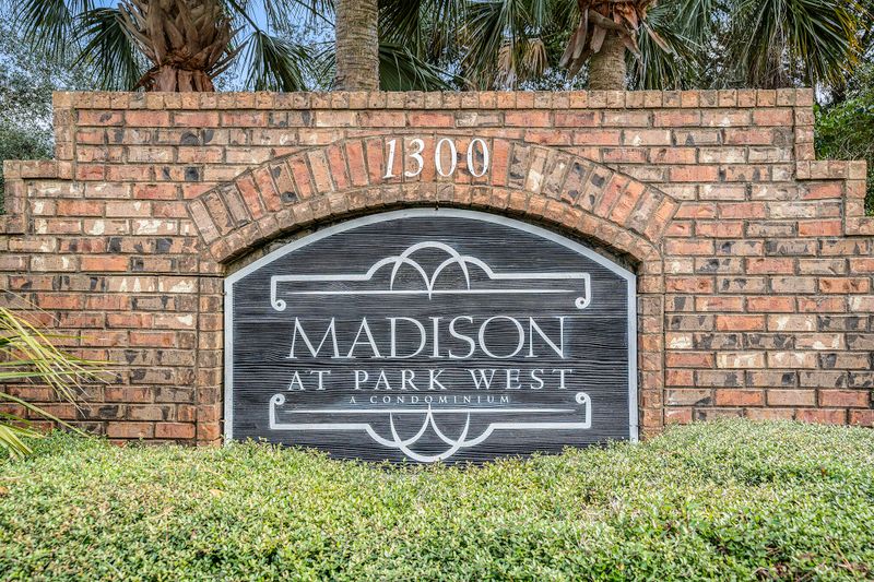 1300 Park W Blvd #409, Mount Pleasant, SC 29466