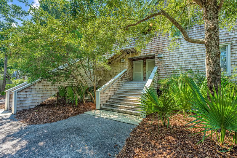 3570 Shipwatch Rd, Kiawah Island, SC 29455