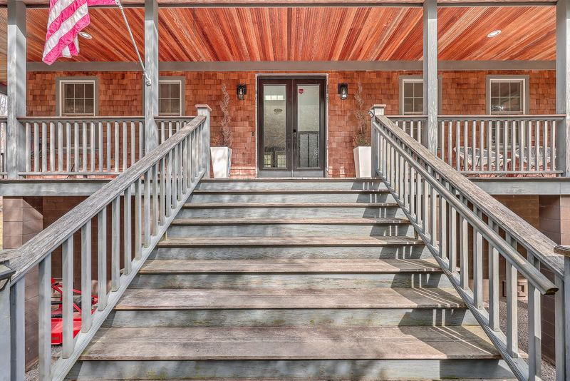 2099 Sea Island Estates Dr, Johns Island, SC 29455