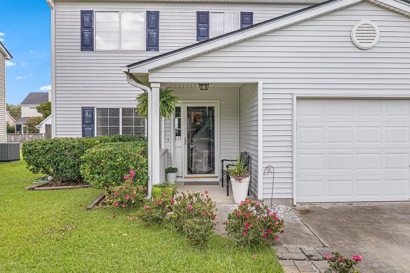 17 Wheatfield Dr, Summerville, SC 29485