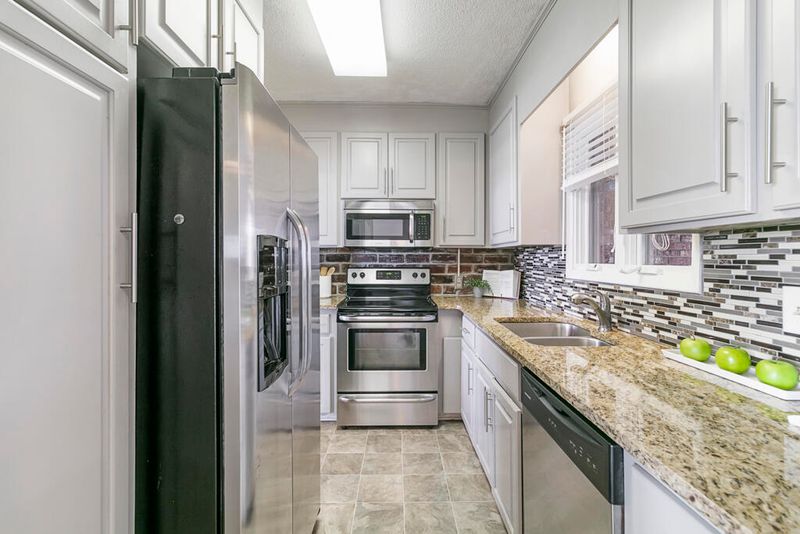 220 3rd Ave #4a, Charleston, SC 29403