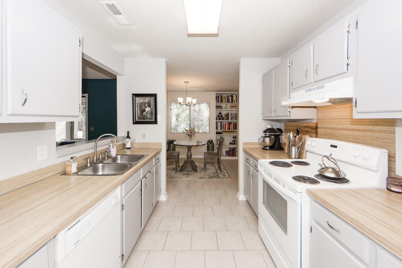 91 Ashley Hall Plantation Rd #7, Charleston, SC 29407