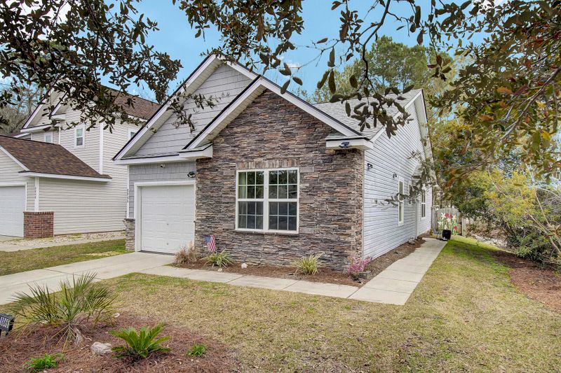 8846 Kellum Dr, North Charleston, SC 29420