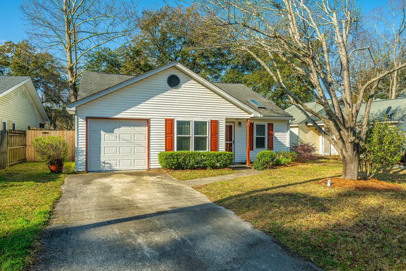 1725 River Front Dr, Charleston, SC 29407