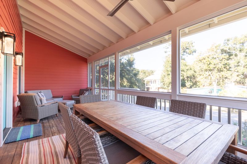 421 E Hudson Ave, Folly Beach, SC 29439