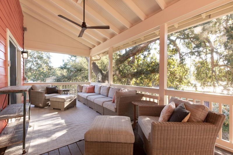421 E Hudson Ave, Folly Beach, SC 29439