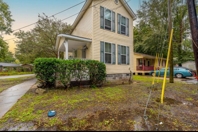 1747 Savage Rd, Charleston, SC 29407