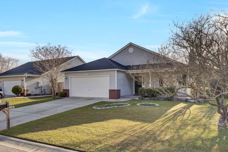 18 Regency Oaks Dr, Summerville, SC 29485