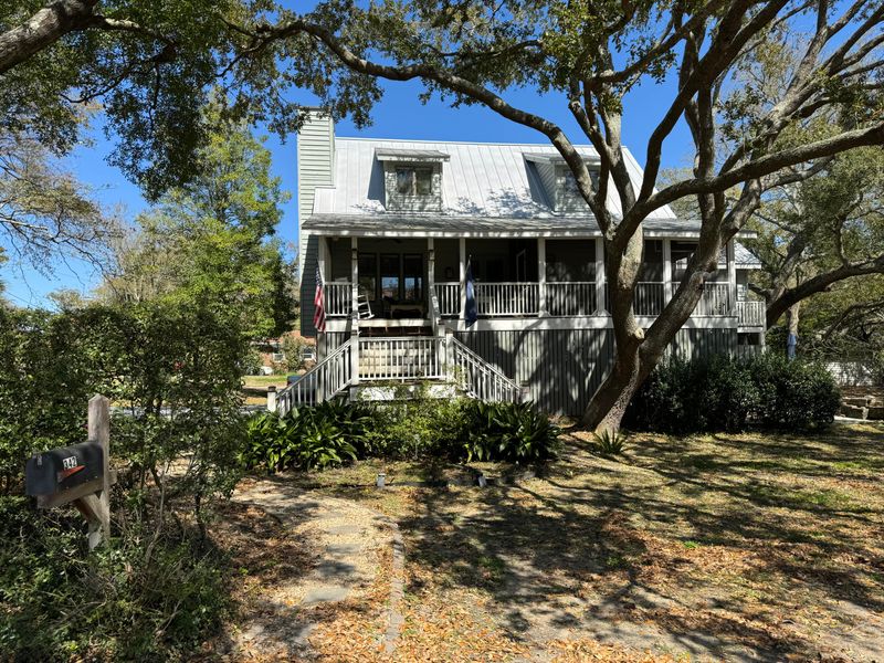 342 Bayview Dr, Mount Pleasant, SC 29464
