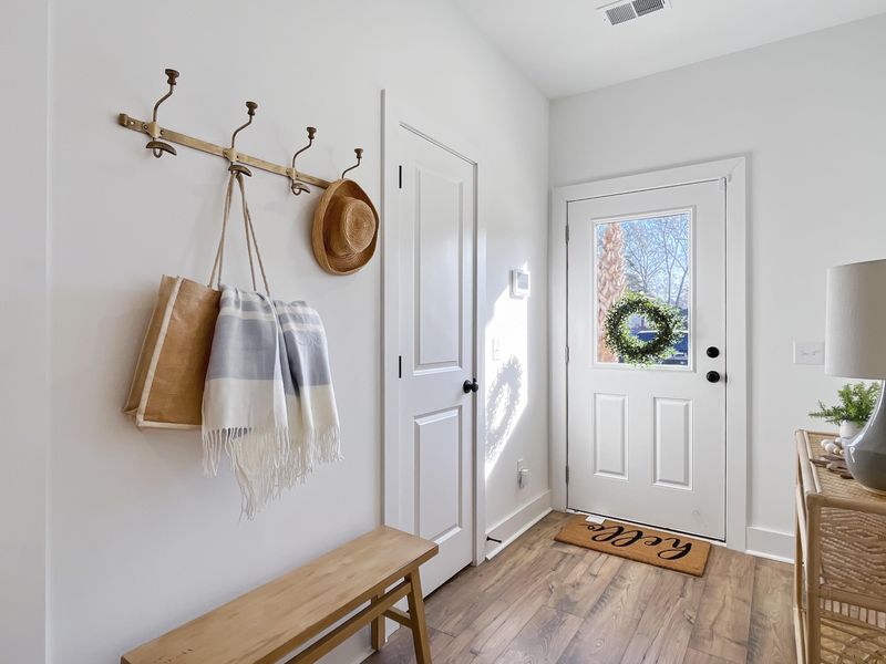 563 Gahagan Rd, Summerville, SC 29485