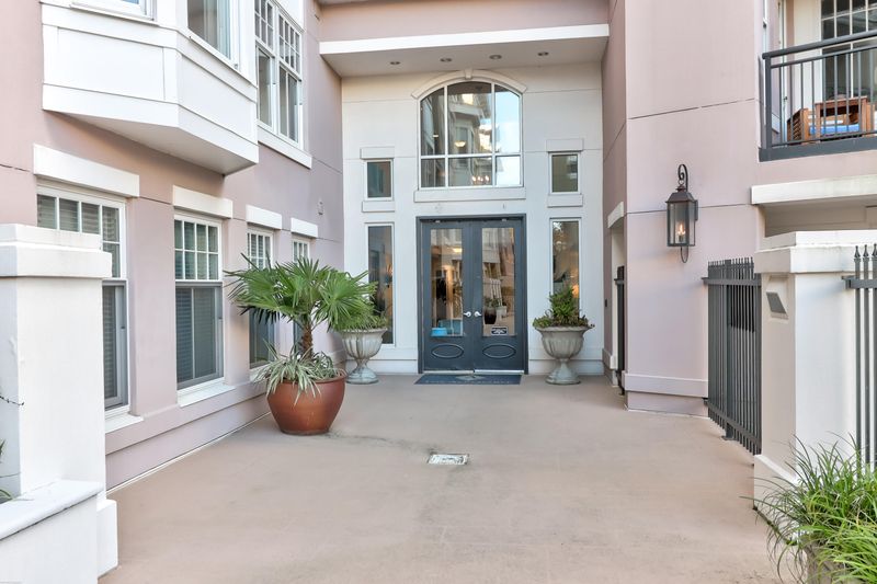 498 Albemarle Rd #301, Charleston, SC 29407