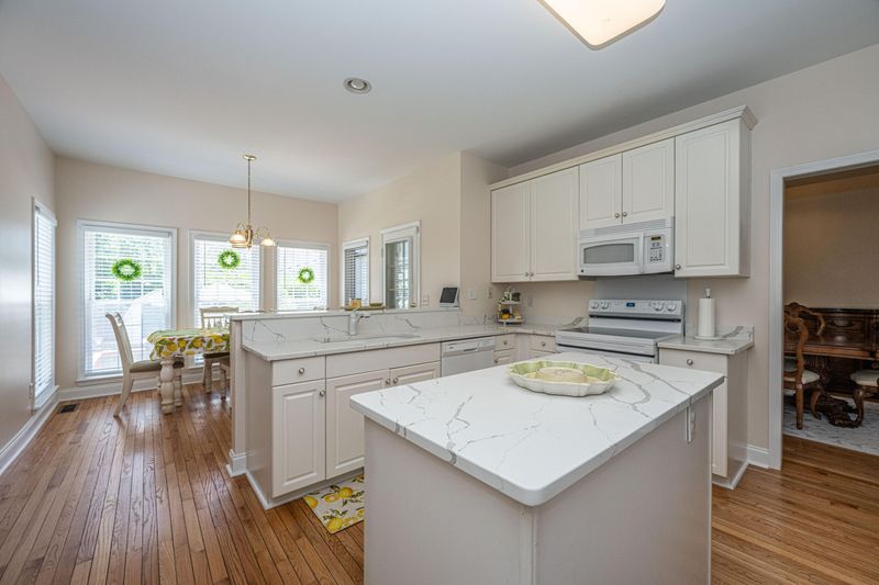 8300 Tyrian Pa, North Charleston, SC 29418