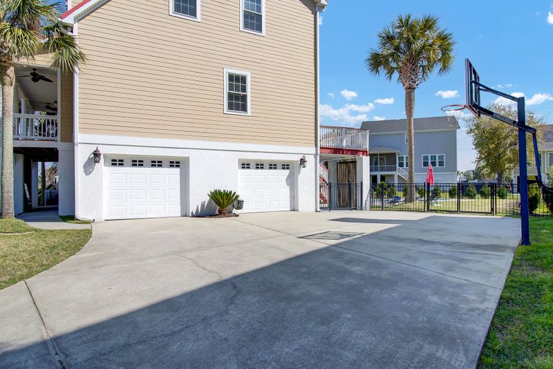 6078 Jacobs Point Blvd, Ravenel, SC 29470