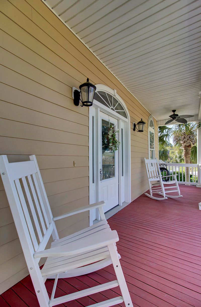 6078 Jacobs Point Blvd, Ravenel, SC 29470