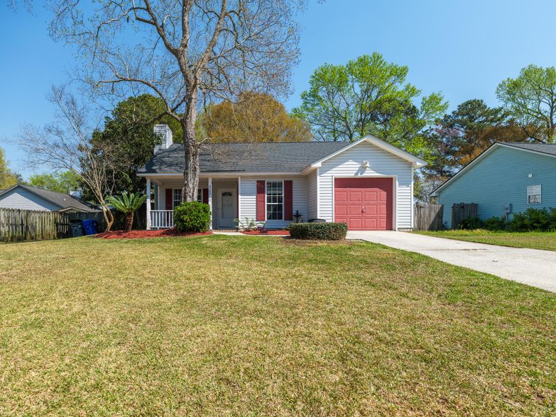 8562 Lake Marion Dr, North Charleston, SC 29406