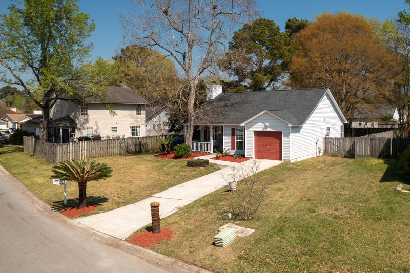 8562 Lake Marion Dr, North Charleston, SC 29406