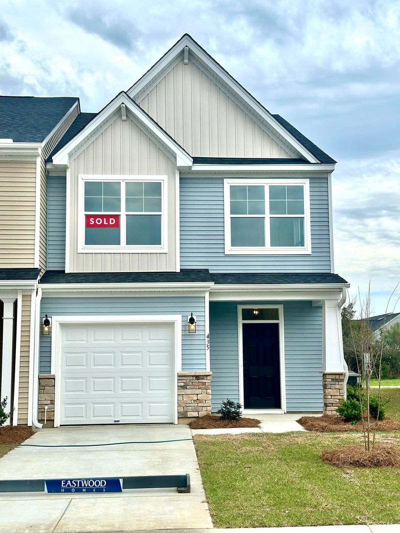 435 Duskywing Dr, Goose Creek, SC 29445