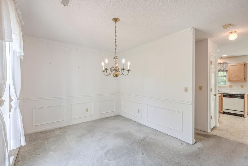 1331 Center Lake Dr, Mount Pleasant, SC 29464