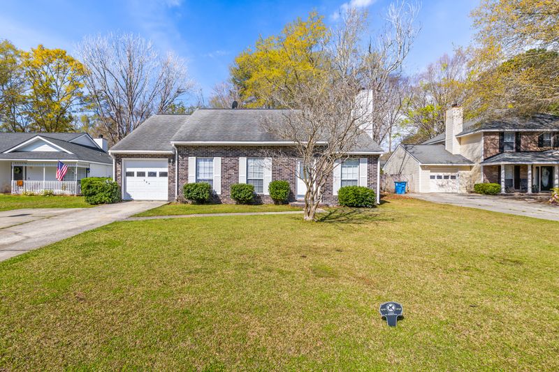 527 Laurel Ridge Rd, North Charleston, SC 29418
