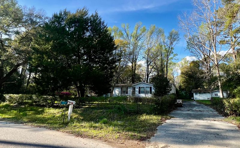2128 Bradham Rd, Charleston, SC 29412