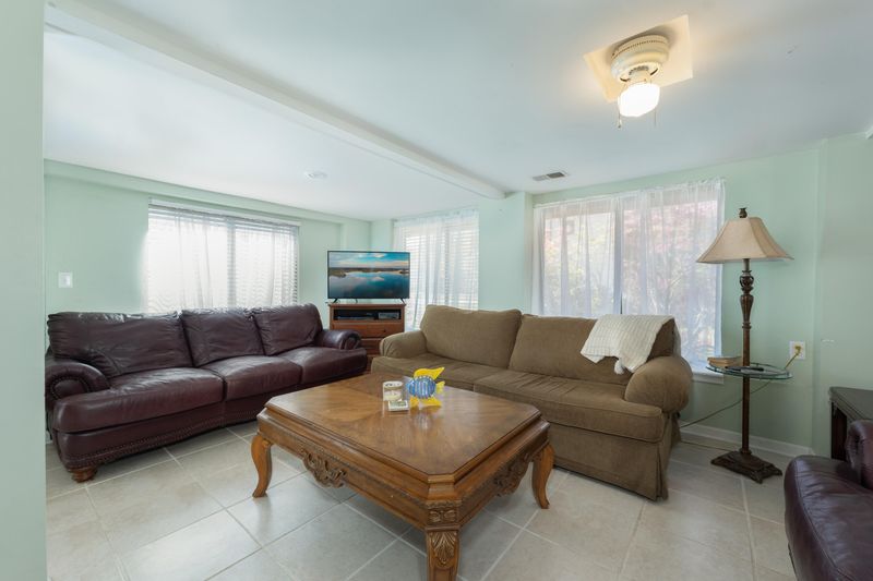 345 Lake Moultrie Dr, Bonneau, SC 29431