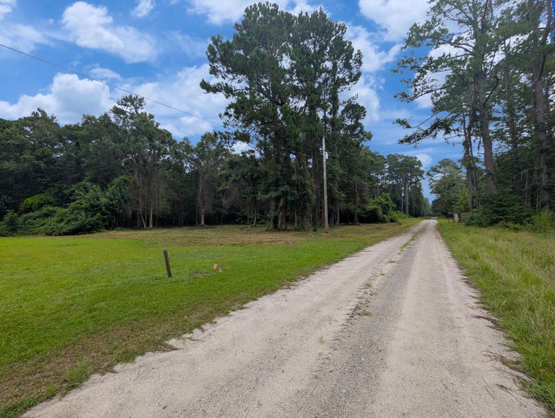 538 Mercantile Rd, Mcclellanville, SC 29458