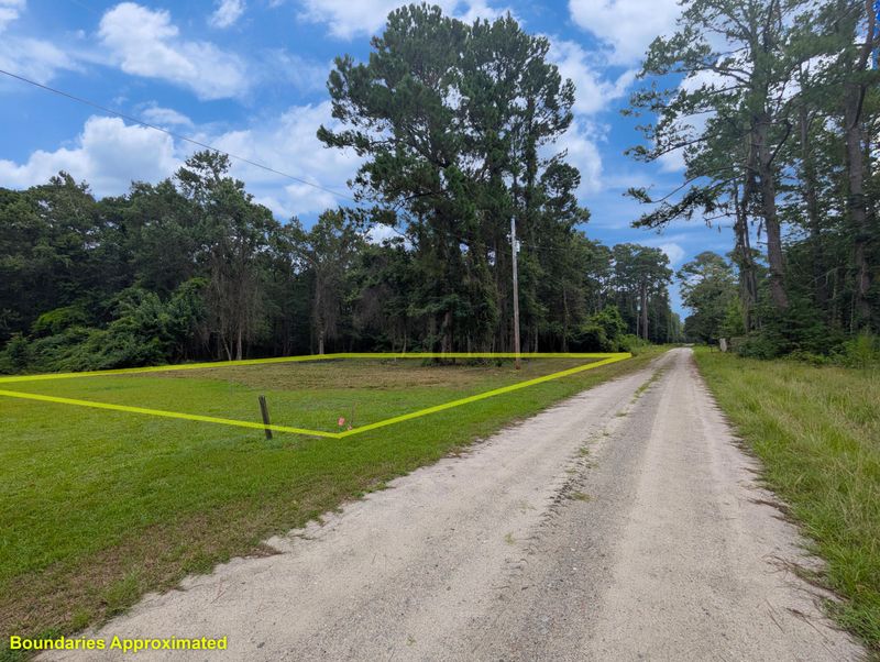 538 Mercantile Rd, Mcclellanville, SC 29458