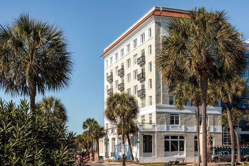 1 King St #308, Charleston, SC 29401