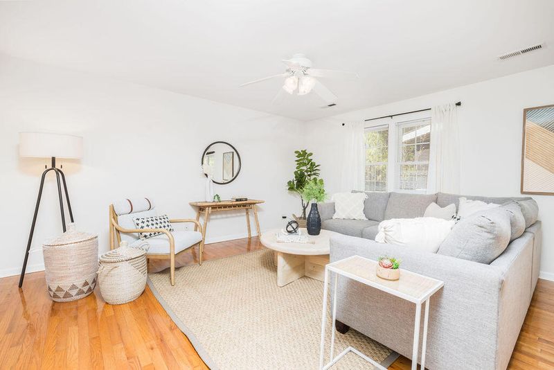 1812 Banbury Rd, Charleston, SC 29414