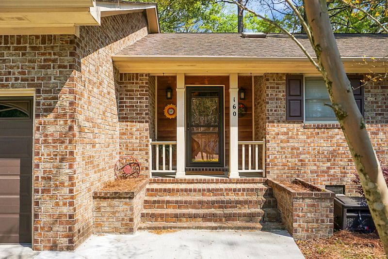 160 Hickory Trace Dr, Goose Creek, SC 29445