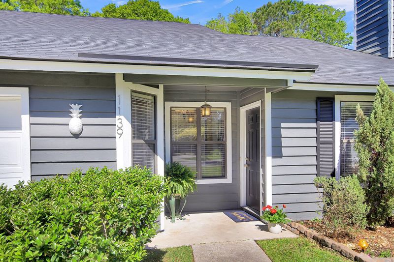 1139 Shoreham Rd, Charleston, SC 29412