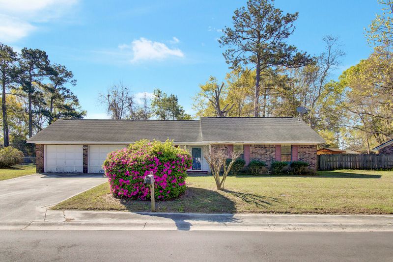 203 Kentucky Dr, Ladson, SC 29456