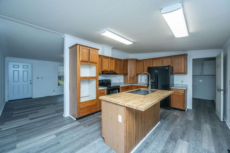 1696 Cooper Store Rd, Moncks Corner, SC 29461