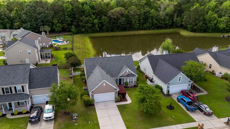 163 Carolinian Dr, Summerville, SC 29485