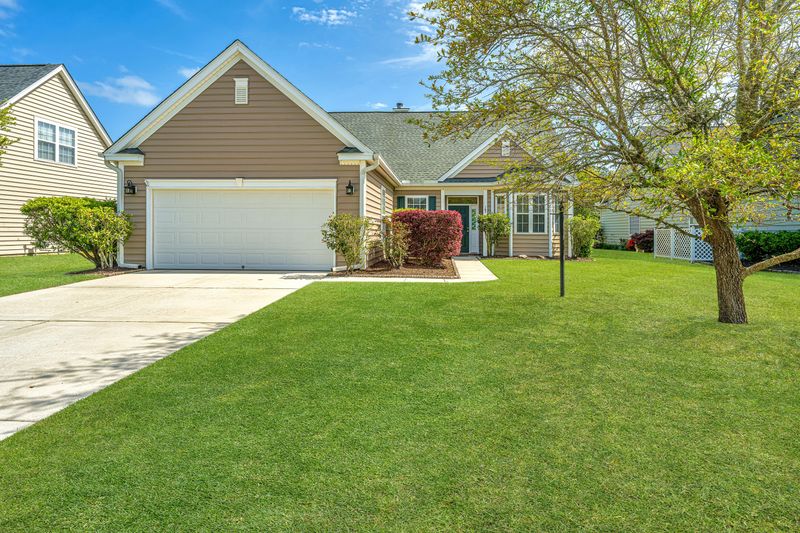 163 Carolinian Dr, Summerville, SC 29485