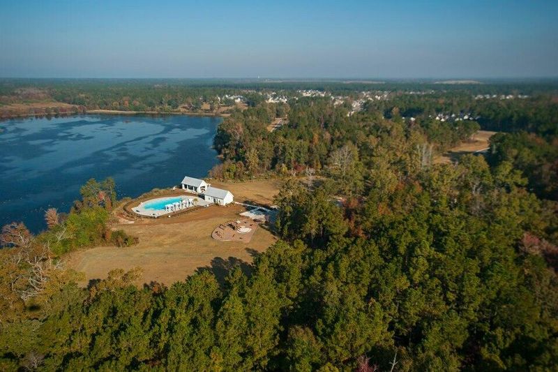 479 Eagleview Dr, Moncks Corner, SC 29461