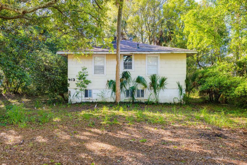 413 E Erie Ave, Folly Beach, SC 29439