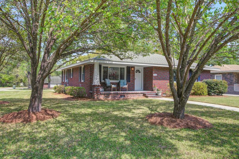 5918 Oak St, Hanahan, SC 29410